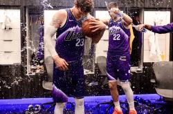 国际比赛日全明星赛焦点战；菲尼克斯太阳外线爆发；赛场秩序良好；高层口径保持一致的简单介绍爱游戏官网